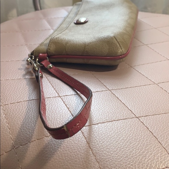 Large Coach Wristlet - Picture 6 of 8